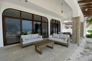 PLAYA PARAISO BEACHFRONT TRES LEONES VILLA