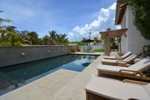PLAYA PARAISO BEACHFRONT TRES LEONES VILLA