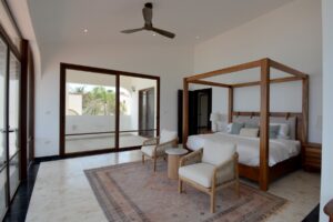 PLAYA PARAISO BEACHFRONT TRES LEONES VILLA