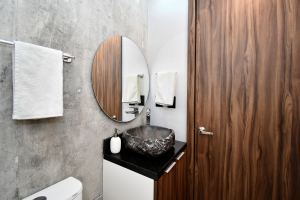 Exclusive Pent-house with Private Whirlpool Tub