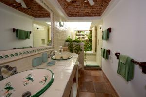 OCEANVIEW TROPICAL ESCAPE RETREAT