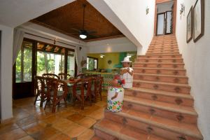 OCEANVIEW TROPICAL ESCAPE RETREAT