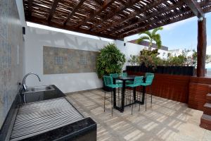 ONE BEDROOM IN THE CARIBBEAN A FEW STEPS FROM THE SEA