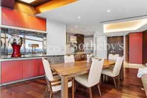 St Regis 2806