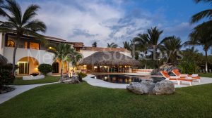 Casa Playa Blanca Zihuatanejo