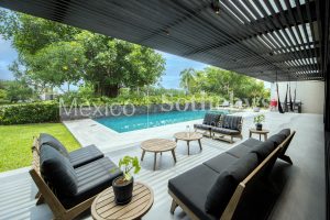 Paseo de las Flores Paraiso Country Club