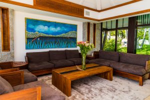 Los Agaves Banyan Tree